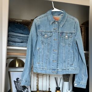 Women's Levi Jean Jacket